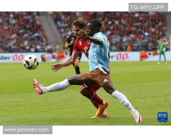 比利时一号足球球星领衔球队备战新赛季 展望未来挑战与梦想